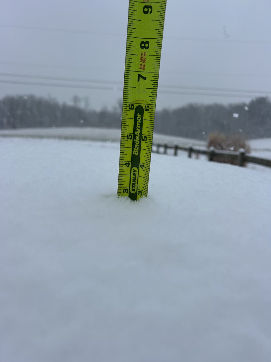 Eric_Fink's tweet photo. Snow has wrapped up here in Perry County. Total 3”, 3 miles NW of Duncannon #ctpwx https://t.co/ABG349Vd5k