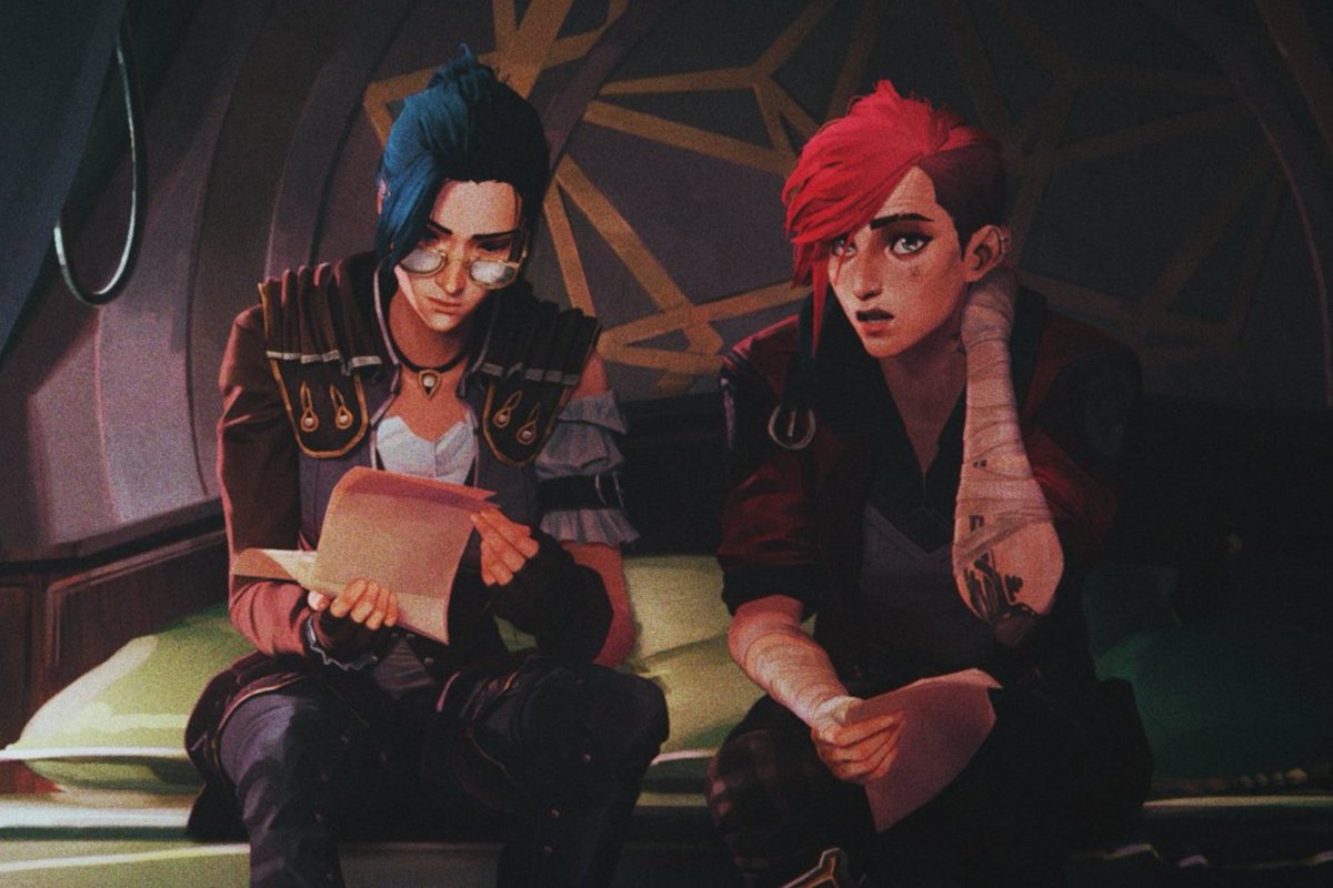 kiracrest02's tweet photo. CAITLYN WEARING GLASSES IS CANON I WON SO BAD https://t.co/YgMQETnVwT
