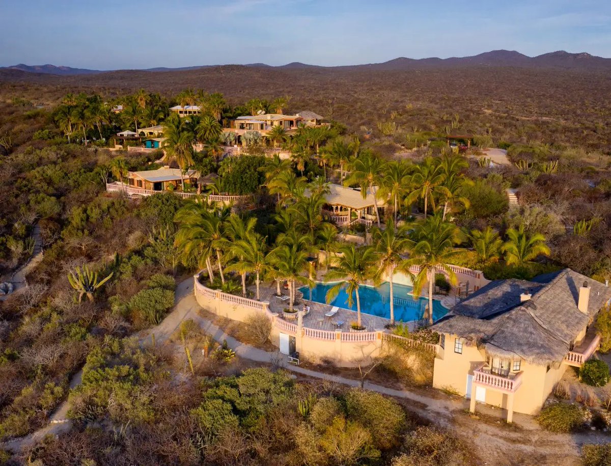 This New 10-Room Hideaway in Los Cabos Feels Like a Private Art Museum buff.ly/JlSf1PQ #Accommodation