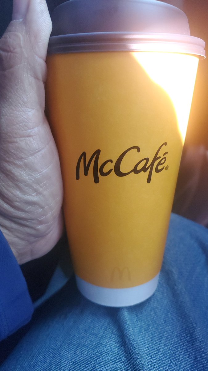 Awol_again's tweet photo. Day 8 now let's see what happens. Anyway just working outta #WindowRock contemplating what to have for #lunch while enjoying my #McDonalds cup of coffee. https://t.co/fvO3JnTVbU
