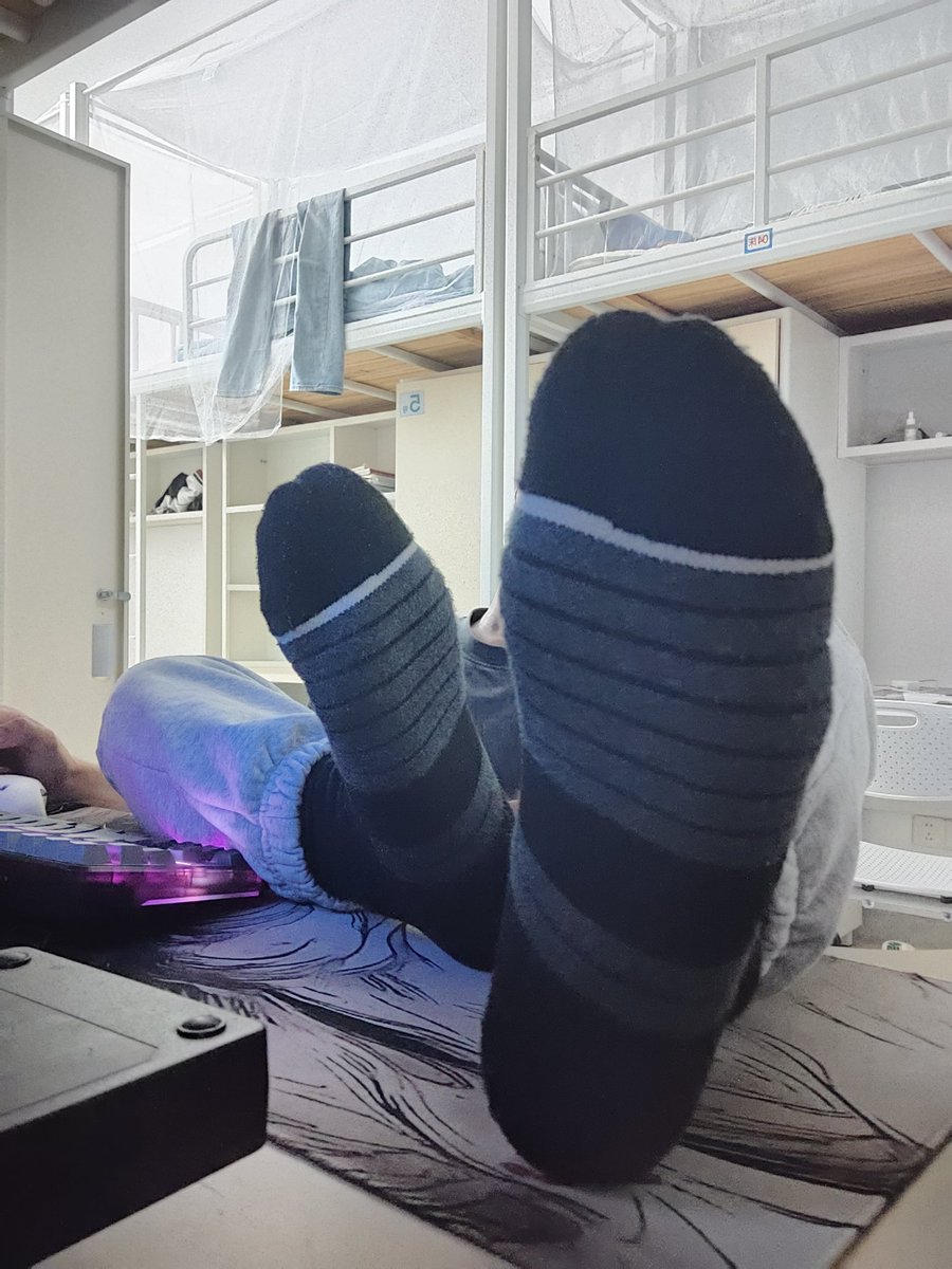 黑白，吃或t
GuangZhou