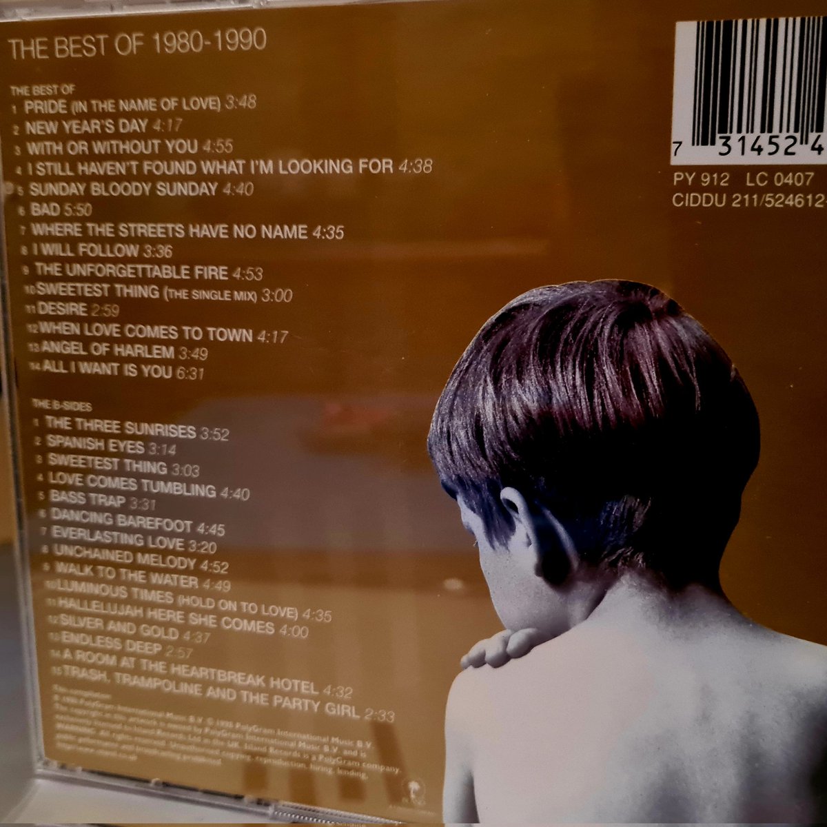 Today, me n the neighbours have been enjoying #U2 The Best Of 1980-1990 ✌️  I love both discs, but Disc 2 is the one for me 🌞
#U2sday