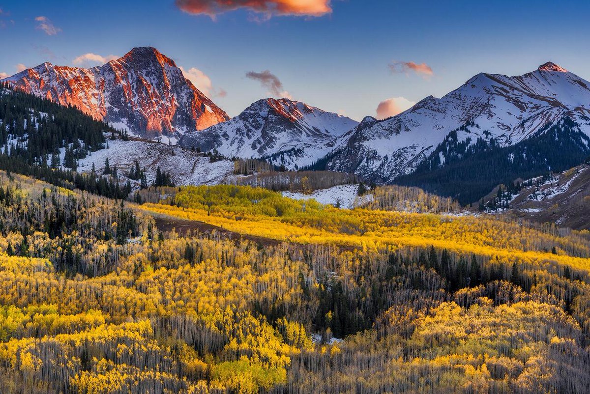 DocAtCDI's tweet image. Enjoy #OurEarthPorn!
(Steal This Hashtag for your own &amp;amp; join the community of Nature Addicts! )

Capitol Peak in Autumn Glory, Sunset 10-5-2017 (near Aspen, Colorado) [OC] [2157x1440] 
Photo Credit: kairologic 
.