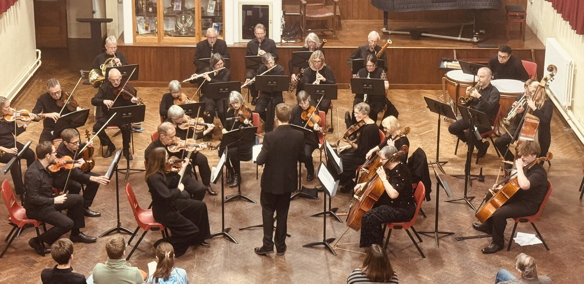 SkinnersOrch's tweet photo. We had a great time playing on Saturday to an audience blown away by the sound. It really is enjoyable to make music with people who genuinely enjoy doing it together. https://t.co/aHQBiwMpFp
