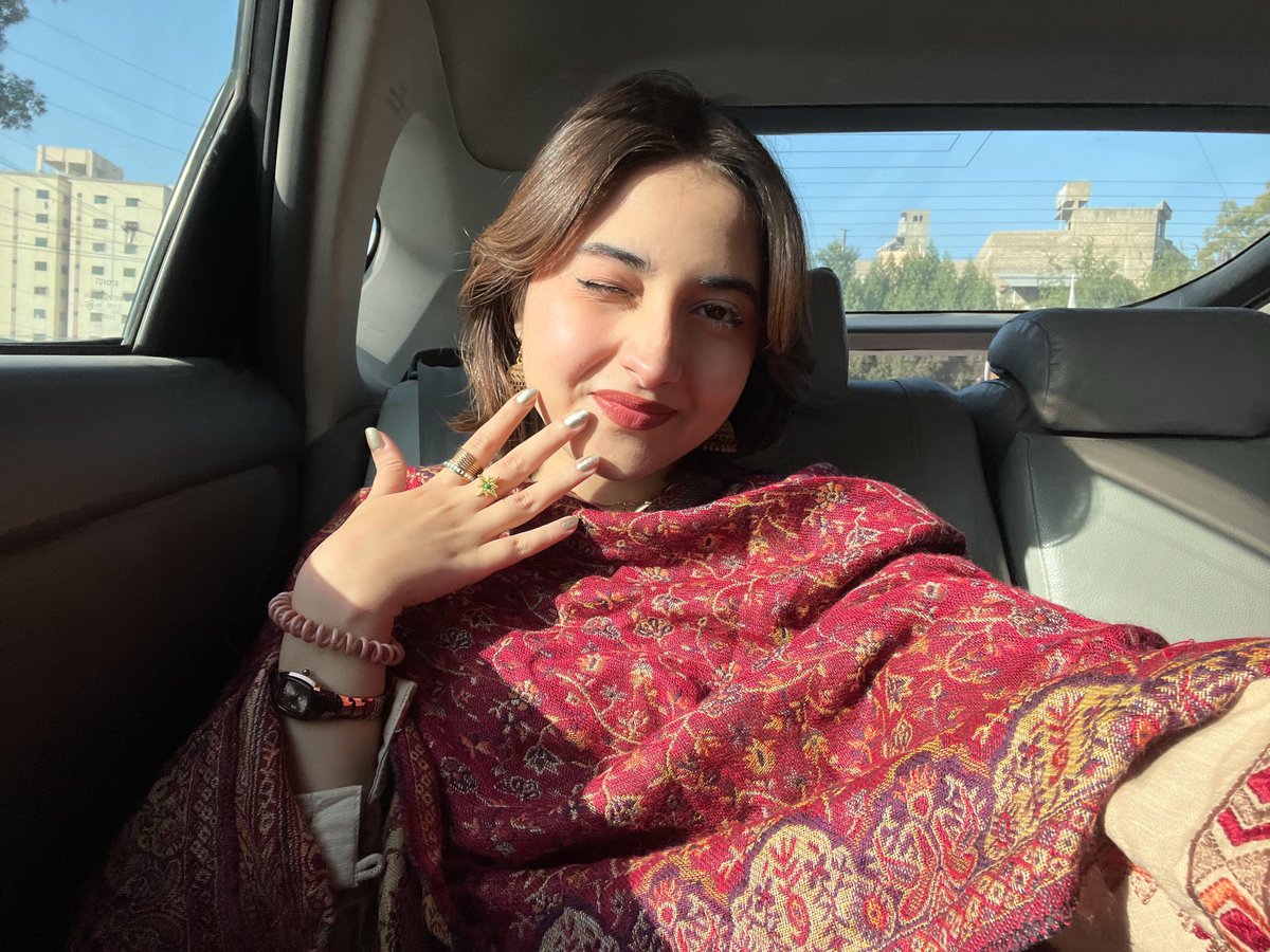 rohmatalat's tweet image. Can’t stay on one app. Sorry.