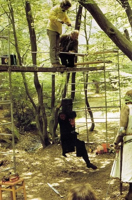 BobaFettANHSE's tweet photo. #montypythonandtheholygrail #filmmaking #behindthescenes🎬 https://t.co/0xtHieuH0R