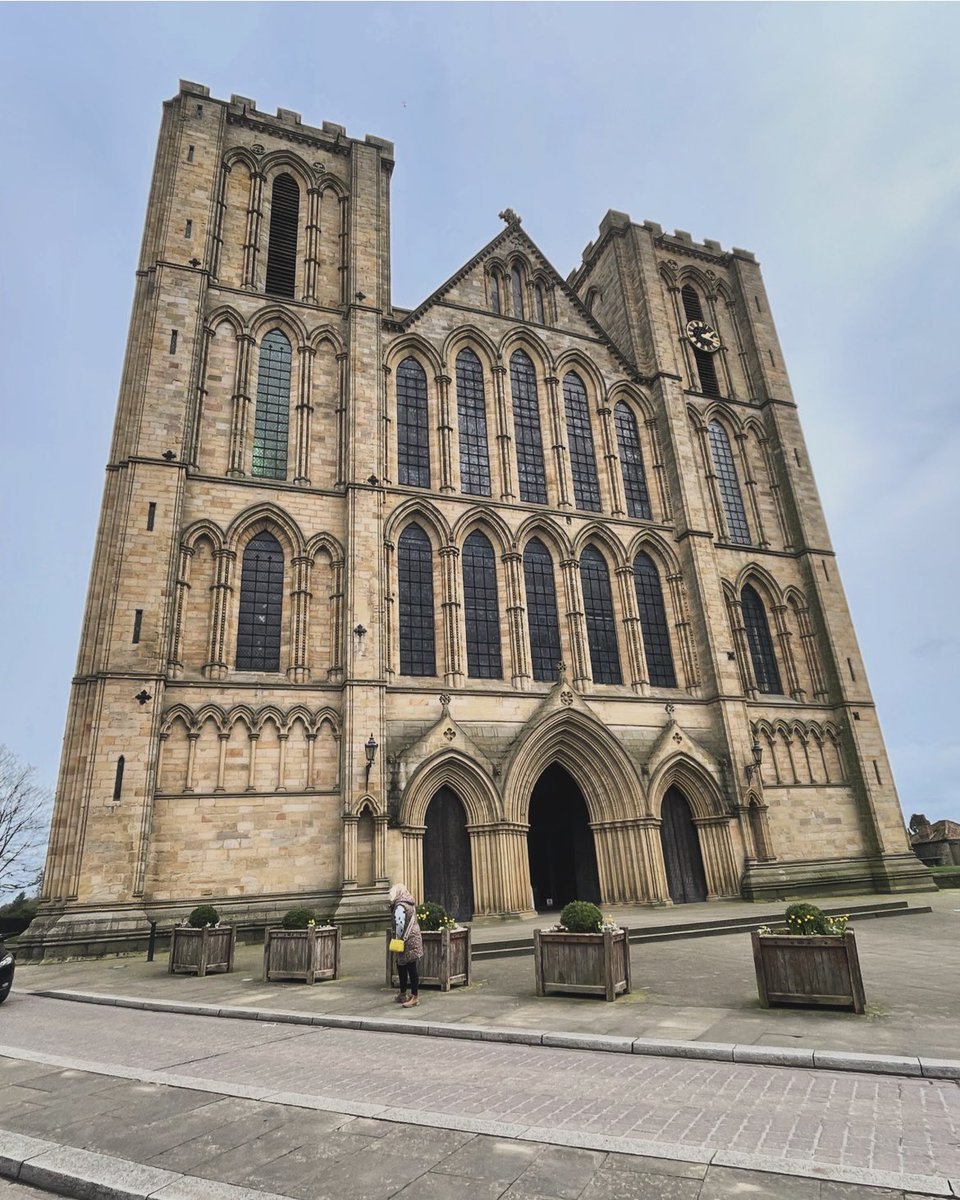 DarbyshireAdele's tweet image. @sheenz_m_ #AlphabetChallenge #WeekWforwindows Ripon cathedral
