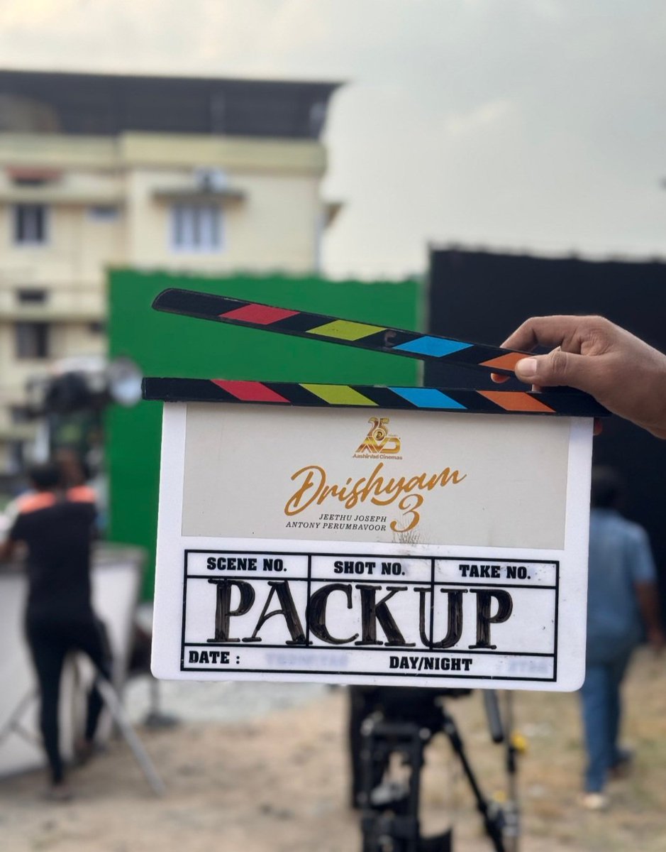 Vyky Garia tweet media