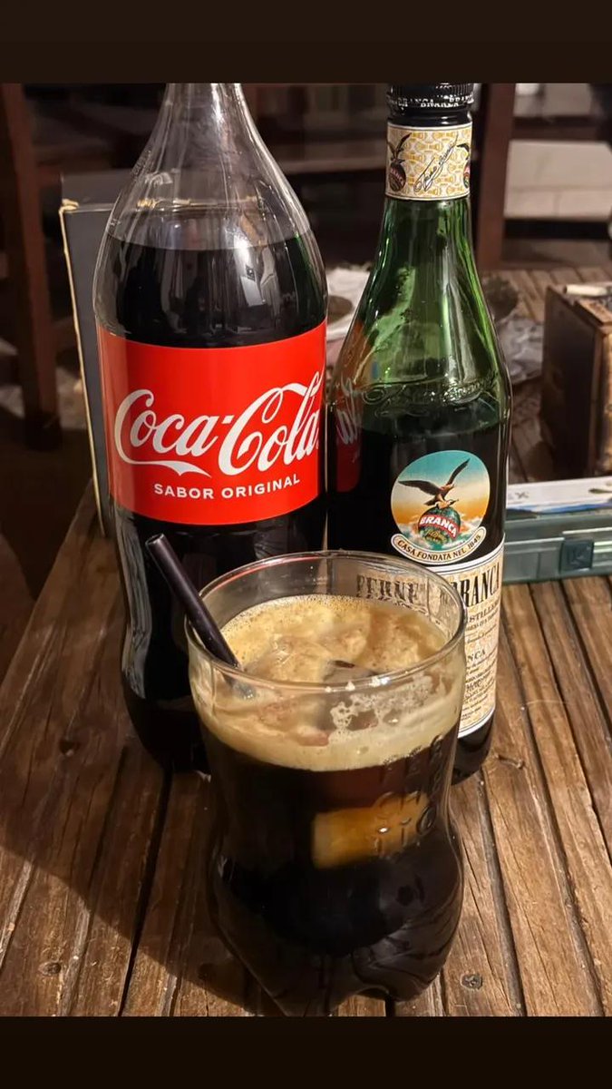 LaraBertola13's tweet image. Que ganas de vos  #fernet