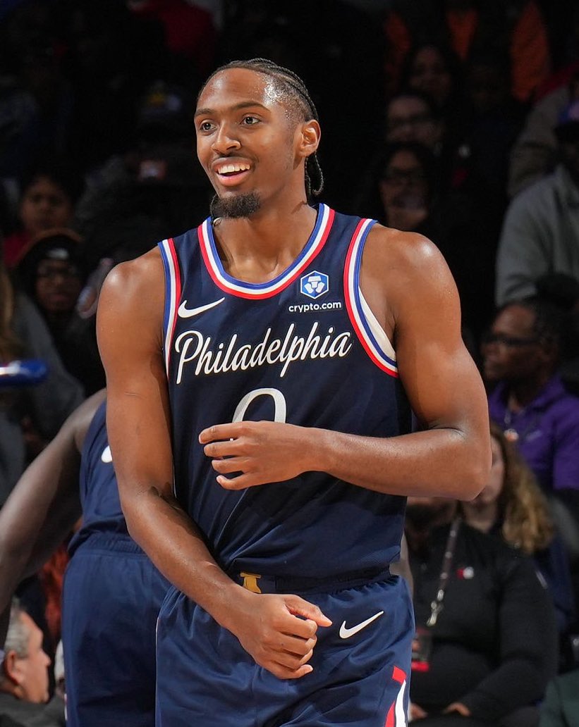 TheDunkCentral's tweet image. People within the Sixers organization now feel that Tyrese Maxey is the face of the franchise over Joel Embiid and Paul George, per @ramonashelburne 

“I think the feeling is that this is Tyrese Maxey’s team, and over the summer it started to turn that page because people just…