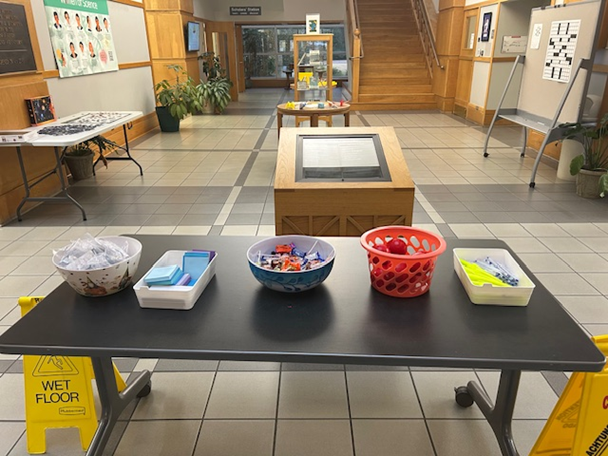 RodgersLibrary's tweet image. Come check out the finals activities and goodies for students. We have a thousand-piece puzzle, Legos, origami, a large crossword puzzle, and goodies. Hope to see you here!