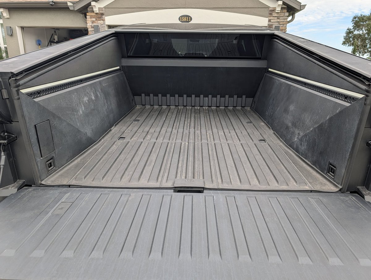 CybertruckFamily tweet media