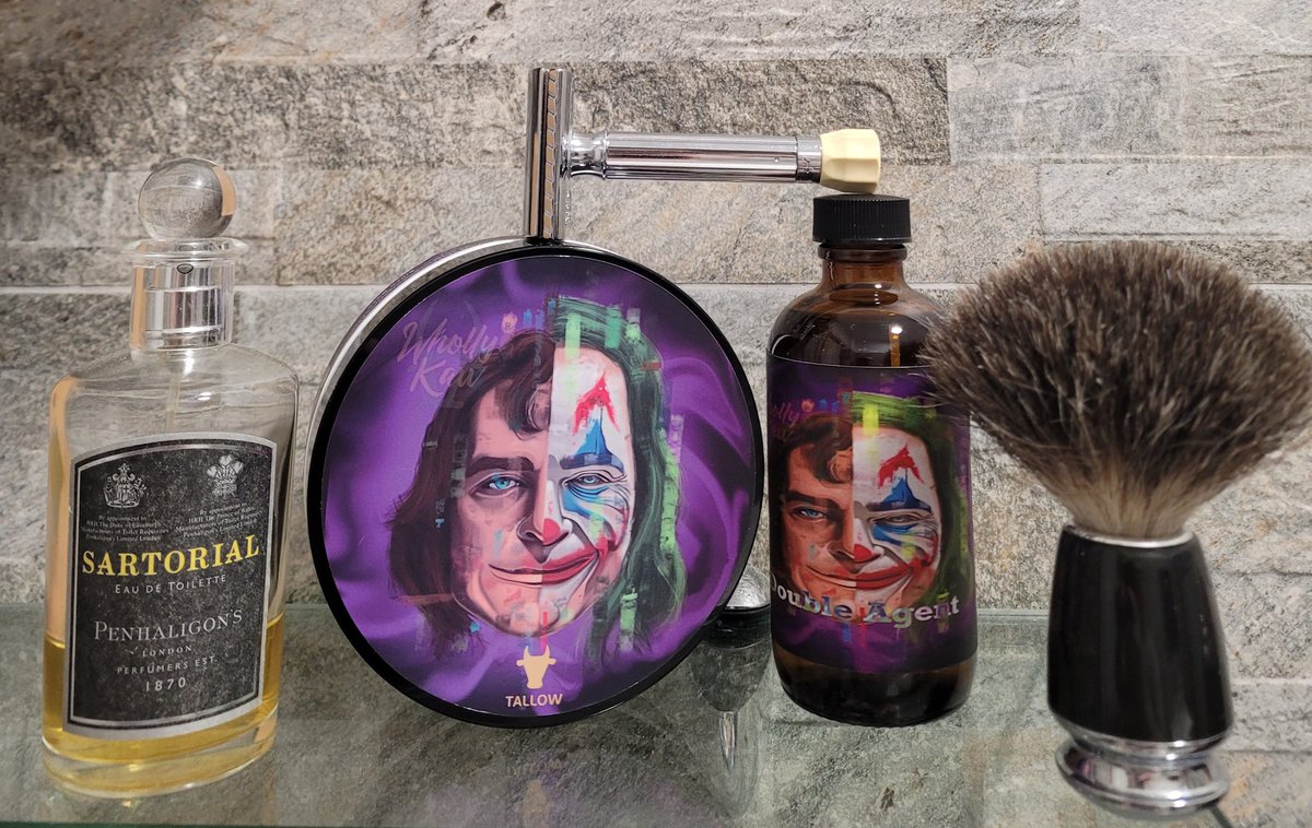 #SOTD #Fougere Style
Sapone e After Shave Double Agent di <a href="/whollykaw/">WhollyKaw shaving and grooming Smooth silky skin</a> 
Rasoio Merkur Progress 500
Pennello Tasso Pure Badger di Muhle 
Profumo Sartorial di Penhaligon's <a href="/PenhaligonsLtd/">Penhaligon's</a> 
#WetShaving 
#RasaturaTradizionale 
#ShaveOfTheDay