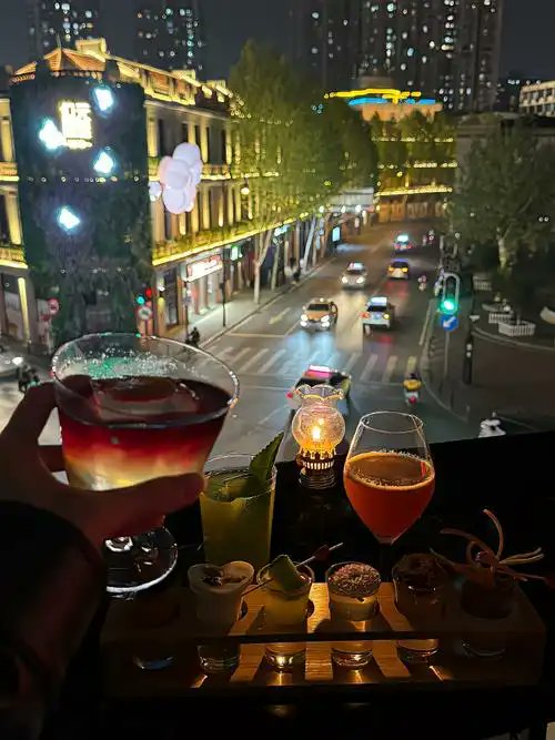 kragcedc's tweet image. こうやって夜景を見ながら、ゆっくり過ごす時間は最高ですね。最近、何か楽しいことがありましたか？