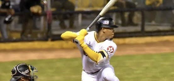 mikedeportes's tweet photo. Ángel Genao finaliza temporalmente su participación en la liga invernal. Se rumorea que su equipo le ha solicitado realizar un programa de entrenamiento de fuerza, y aún no hay detalles sobre su regreso. #AngelGenao #AguilasCibaeñas https://t.co/AUWUblZvip