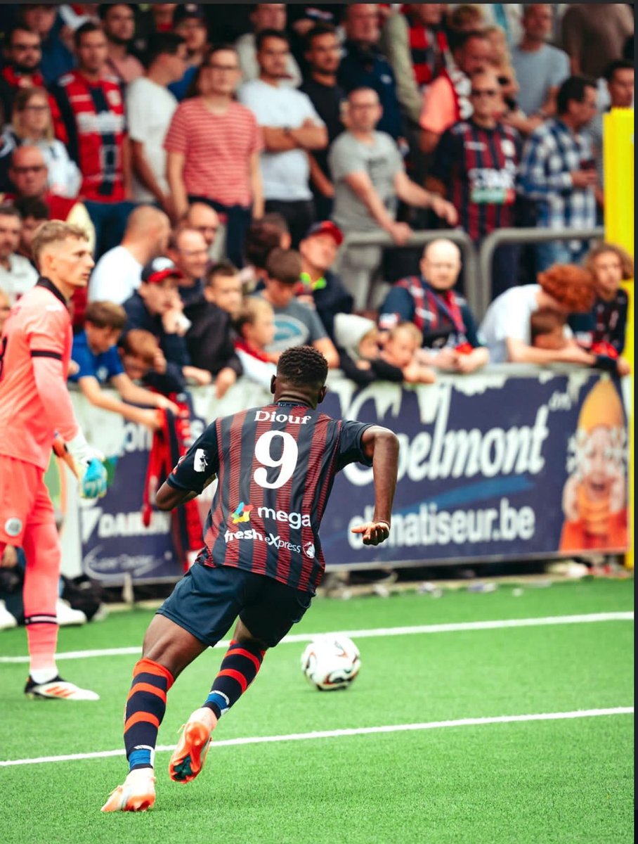 sachatavolieri's tweet image. 🚨 EXCL- #STVV in talks with RFC Liège Oumar Diouf ! 🇸🇳

🐣 Sint Truiden are ready to offer around €1M transfer package to make a deal happen. 

🔴🔵 To date, RFC Liège still asks up to €1.5M for their talent. 

🔵🦬 KAA Gent watches Diouf too. 

👀 One to watch. #mercato #JPL