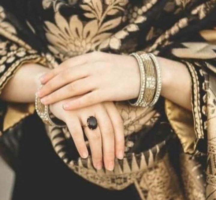 تیری مرضی ہے لیکن یہ اچھی بات نہیں
تیرے ہوتے ہوئے بھی ہم تجھ کو ترسیں ..
❤️‍🩹🥀