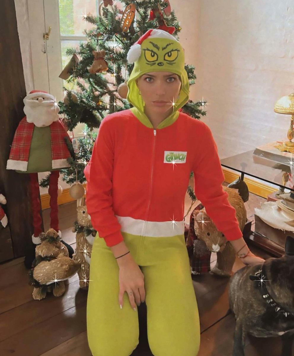 Intrusos's tweet photo. MOOD: 23 días para navidad🎄 https://t.co/ggiQv8Bf9N
