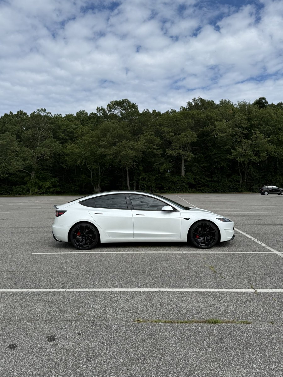 Mega_Conqueror's tweet image. @elonmusk  Pretty please with a Cybertruck on top: Native X app integration for my Model 3 Performance? Seamless scrolling and notifications at 70mph with FSD, would be next-level. Your move, 🚀📱 #Tesla #Model3 #XApp&quot;