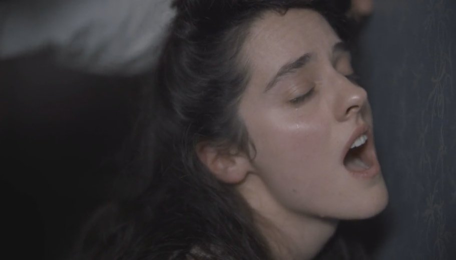 好久没剪片了，不过最近看到这一部三级片，女主真的诱人啊，可惜镜头太短了。片名《Curiosa (2019)》
喜欢的话，可以去这里看：
xhamster.com/videos/curiosa…