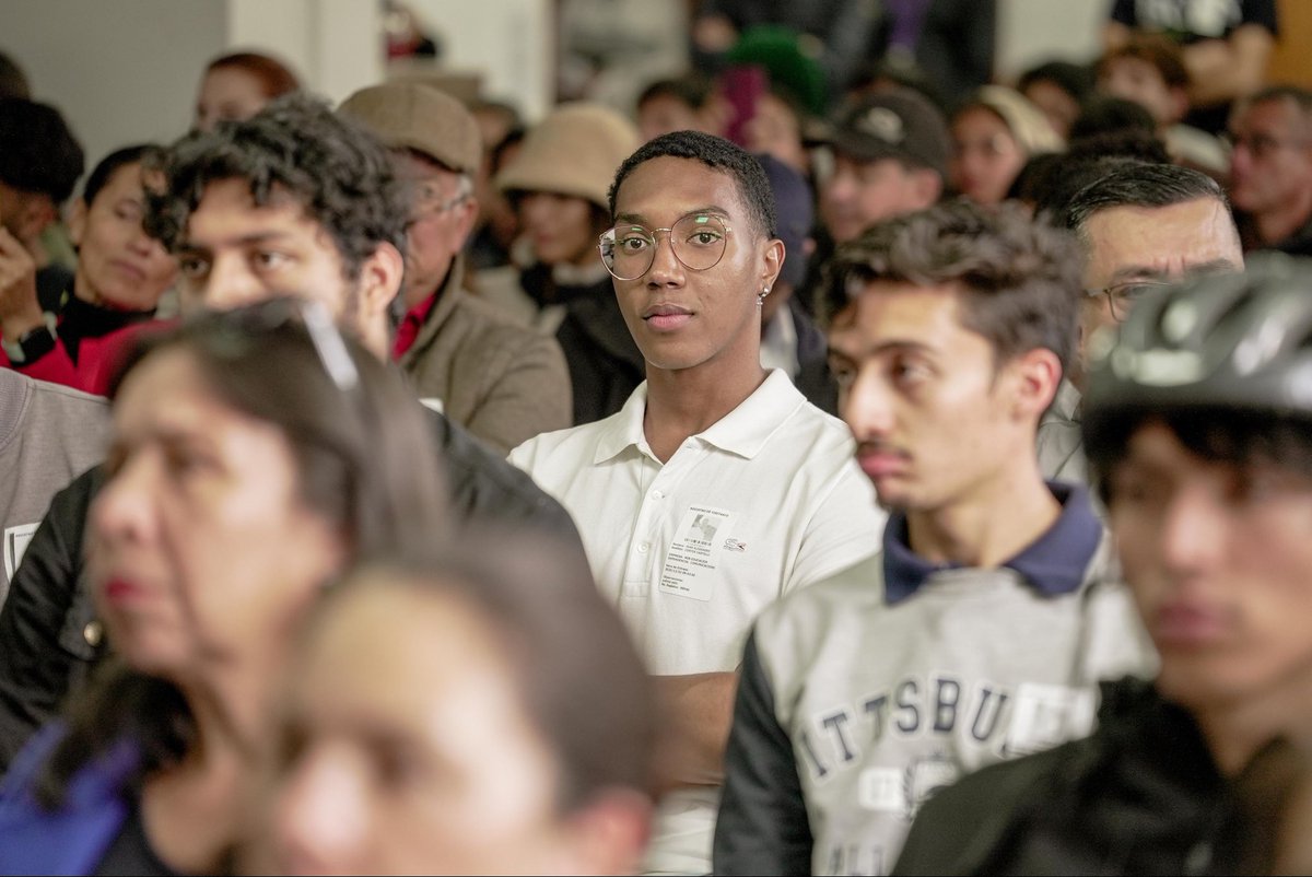 La educación dejó de ser una mercancía para recuperar su valor como derecho fundamental. 💪🇨🇴

Hoy, el ministro <a href="/DanielRMed/">Daniel Rojas Medellin</a> anuncia la liberación de 1.192 jóvenes que estaban atrapados por el cobro de un crédito educativo.

Sigue el hilo y te contamos por qué este es un acto de