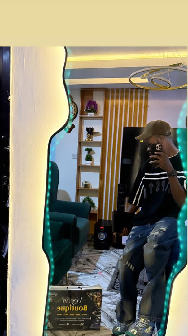 Fearles0011's tweet image. Am Not a girl 
I Dont post nudes for engagement 
I Dont talk about sex 
I am only  13 🌚
I Only believe in organic growth and genuine engagement,  you ?