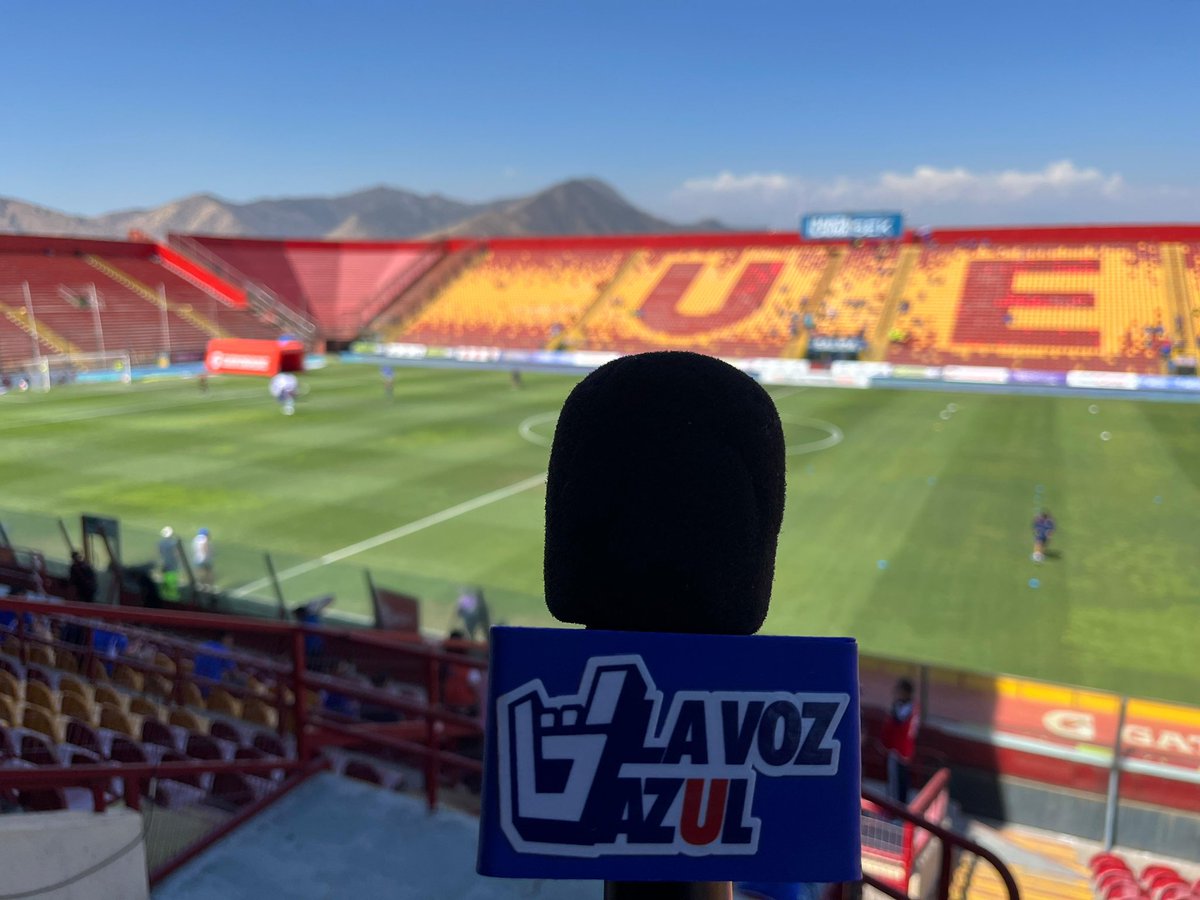 LaVozAzulLT's tweet photo. Su micrófono regalón ya se encuentra en el Estadio Santa Laura.
📻 La #LocuraTotal lista y dispuesta para llevarte el duelo ante Coquimbo Unido 100% en vivo por nuestro Youtube y Facebook Live en #ModoRadio.
¡TE ESPERAMOS! #VamosLaU #LocuraTotal 🔵🔴🤘🏻 https://t.co/oScRaY998c