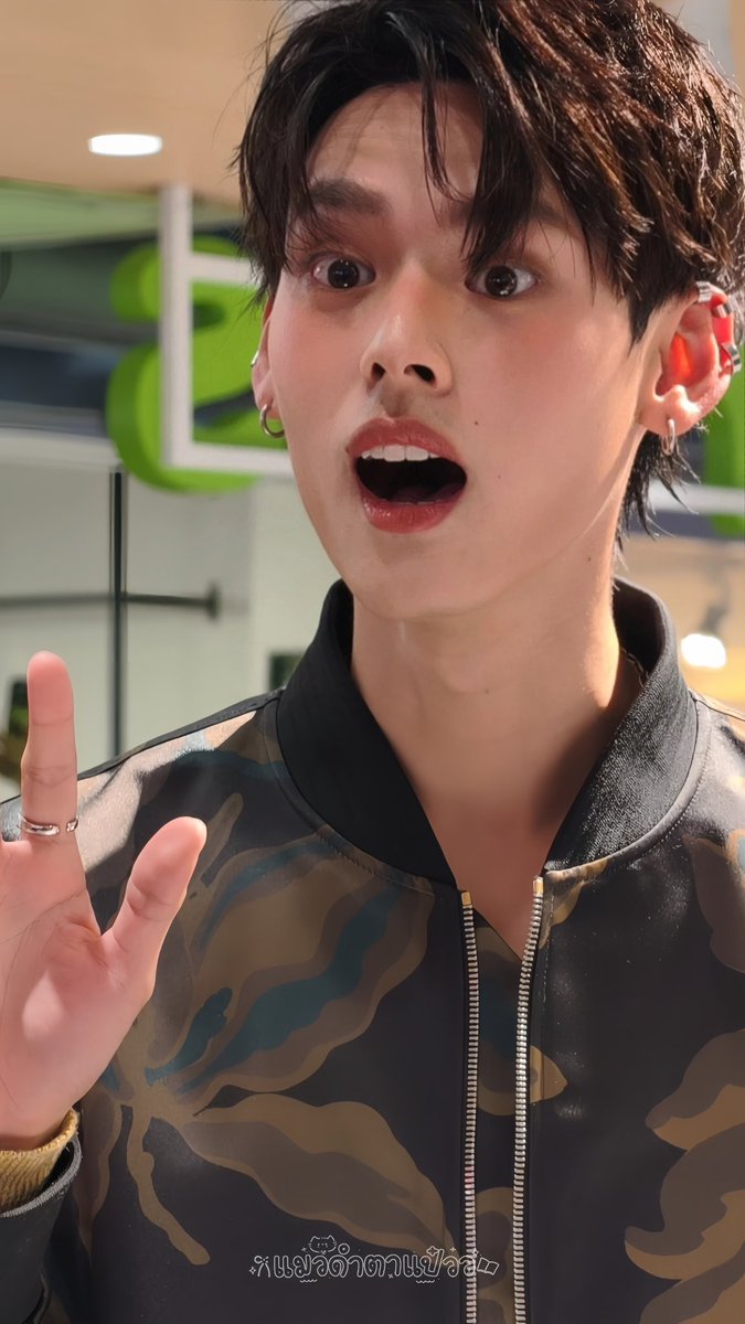 ฉันเรียกสิ่งมหัศจรรย์สิ่งนี้ว่า "แป๋วค้าบบ" 🥹😭 
วันนี้คุณเติมแป๋วอะยาง ? 🤏🏻
₊˚ ⋅ #NAY_PERSES ♡༘⋆
#PERSES #PERSES_TH 
#CrocsTHWithPERSES