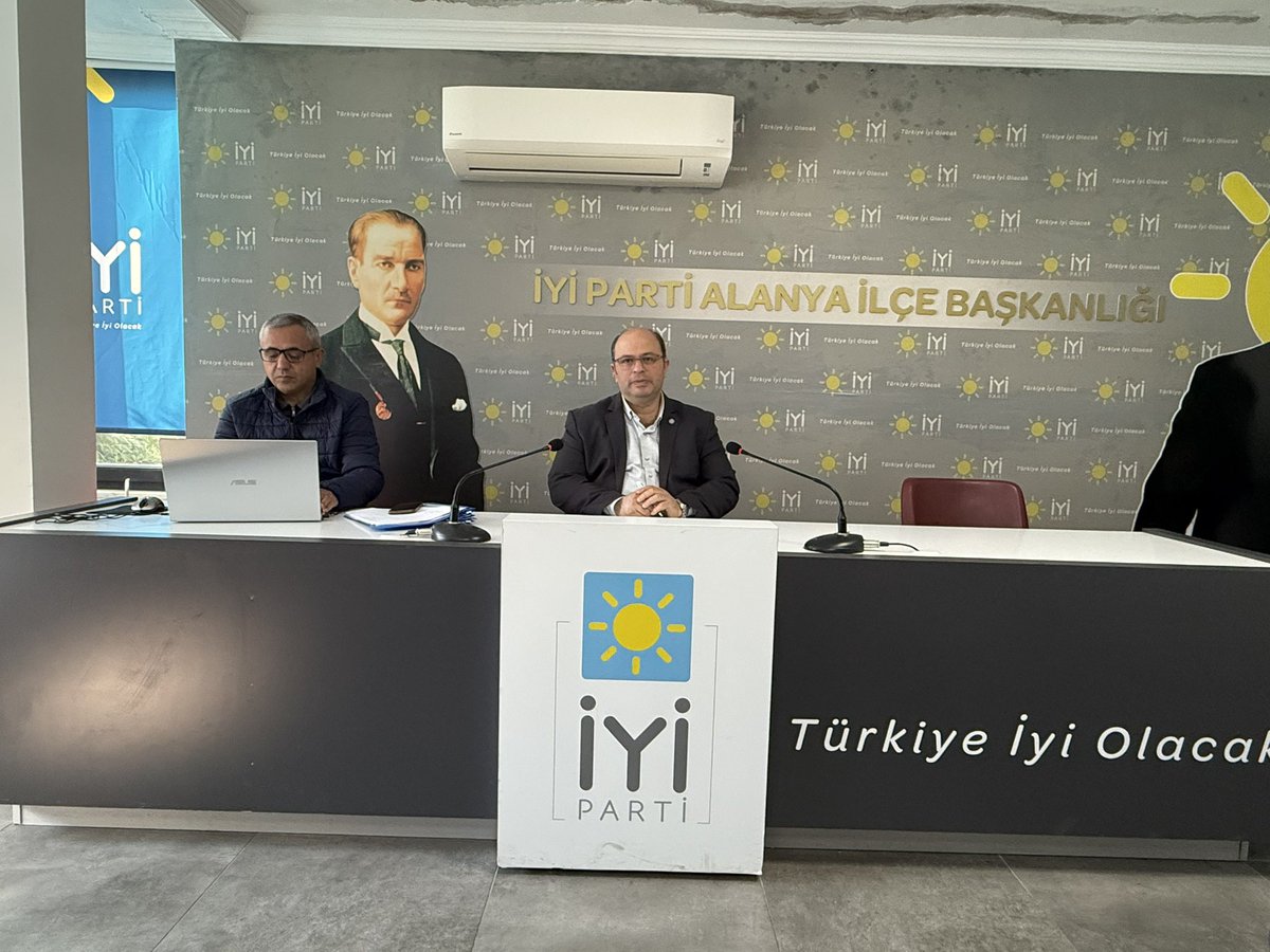 Alanya İlçe Teşkilatı olarak
#sonkalei̇yi̇parti olduğunun bilincinde, Genel Başkanımız Sn Müsavat Dervişoğlu‘nun açtığı siperde son nefer, son nefese kadar mücadelemiz sürecektir
PAPA’cılara inat
BARZANİ’cilere inat
Eski ve Yeni APO’culara inat
“NE MUTLU TÜRKÜM DİYENE”
<a href="/iyiparti/">İYİ Parti</a>