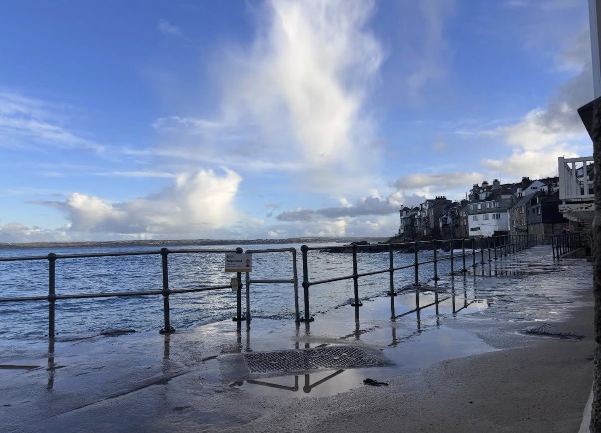 thebalconystu's tweet photo. Tuesday views from The Balcony Studio in St Ives, Cornwall. 

https://t.co/Bkqhx5TWW5 https://t.co/TKyBnmAZYH