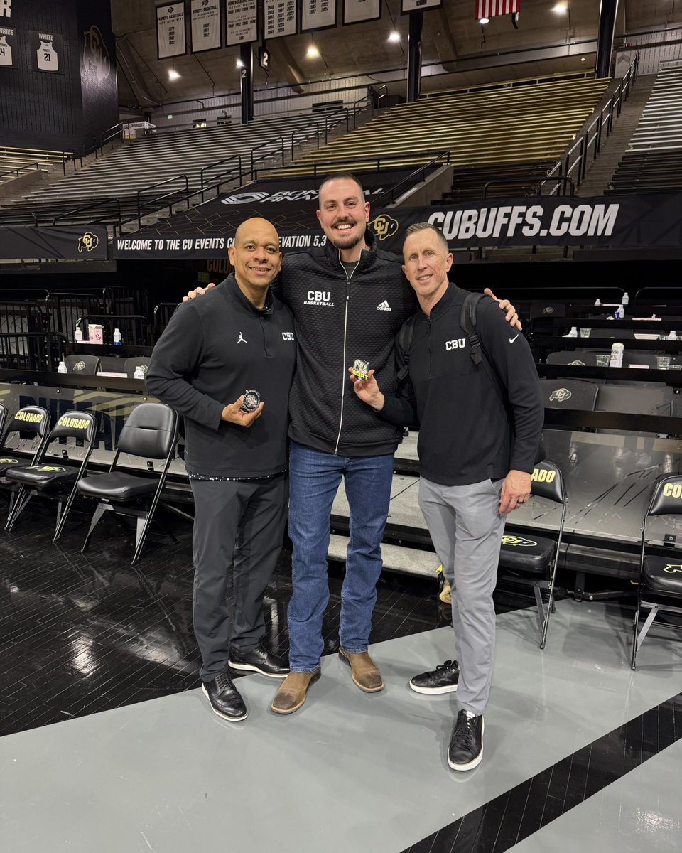 CBUmbb's tweet photo. 𝐈𝐭’𝐬 𝐛𝐢𝐠𝐠𝐞𝐫 𝐭𝐡𝐚𝐧 𝐛𝐚𝐬𝐤𝐞𝐭𝐛𝐚𝐥𝐥 💪 

Great to see Lancer Legend - Zach Pirog ‘20. Recently named to Special Operations Response Team in Douglas County and is also a new Dad! We couldn’t be more proud. 

#LanceUp⚔️ https://t.co/AxtJUF5IoI