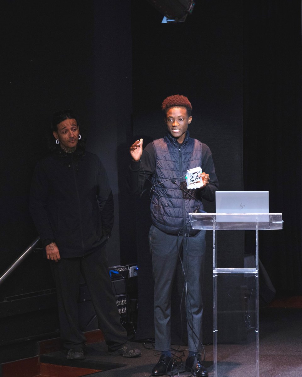 ratoadcc's tweet image. 📸
🇵🇹 A #RatoADCC recebeu o prémio de boas práticas com o projeto “RE:make – Makerspace para o Desenvolvimento Sustentável”.

Obrigado ao @IPDJ_IP e a todos os parceiros que promovem o #VoluntariadoJovem.

#FazOTeuCaminho
. . .
🇬🇧 Award for the best practice in #YouthVolunteering