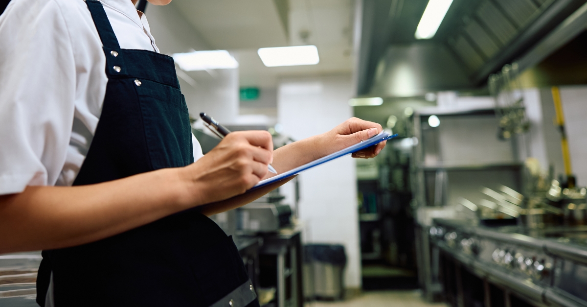 En diciembre tendremos más actividad, más eventos, más cambios💥

Y una constante: la seguridad alimentaria. 

Desde la gestión de alérgenos e intolerancias hasta la adaptación de dietas, opciones vegetarianas o veganas, y menús personalizados según el colectivo y las personas💚