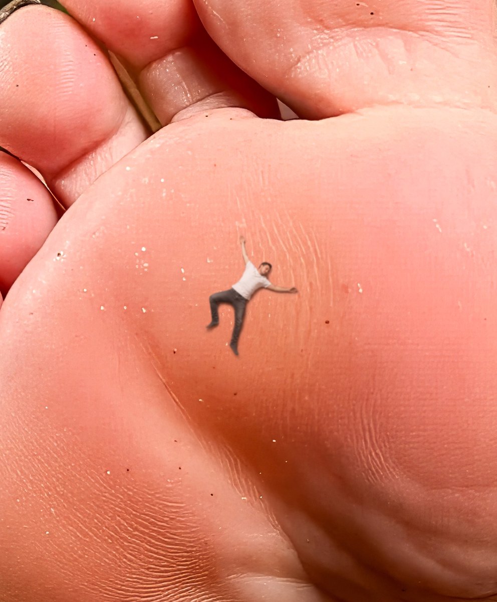 Looks like Sahrye got someone into a very sticky situation, and some really big trouble. But my opinion is that she is very satisfied with it... 😉

Photo by <a href="/AsgfStudios/">ASGF_Studios</a> featuring <a href="/EnchantressSahr/">The 1 & Only Enchantress Sahrye RALEIGH NC 9/16-17</a> !!

#giantess #giantessedit #soles #sizetwitter #giantessart #giantessfeet