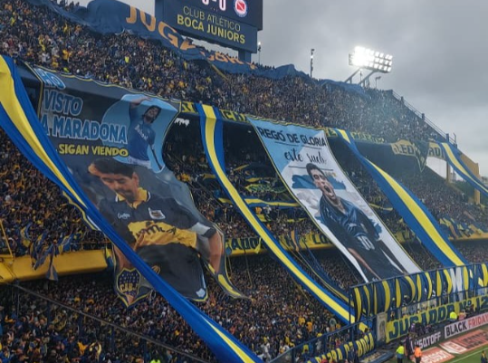 Todos tarados los de racin, todos. No zafa ni uno.