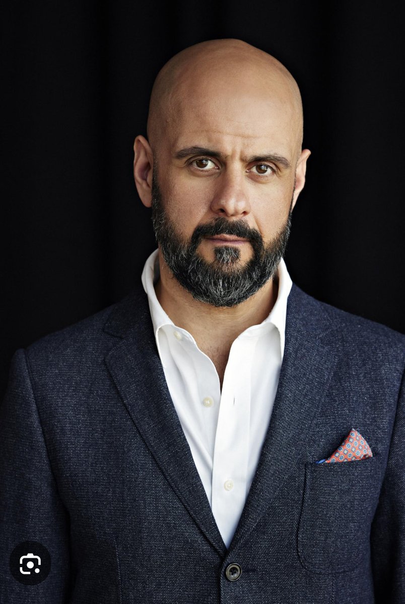 Är Malmös nya trend att anställa Look-alike?😂