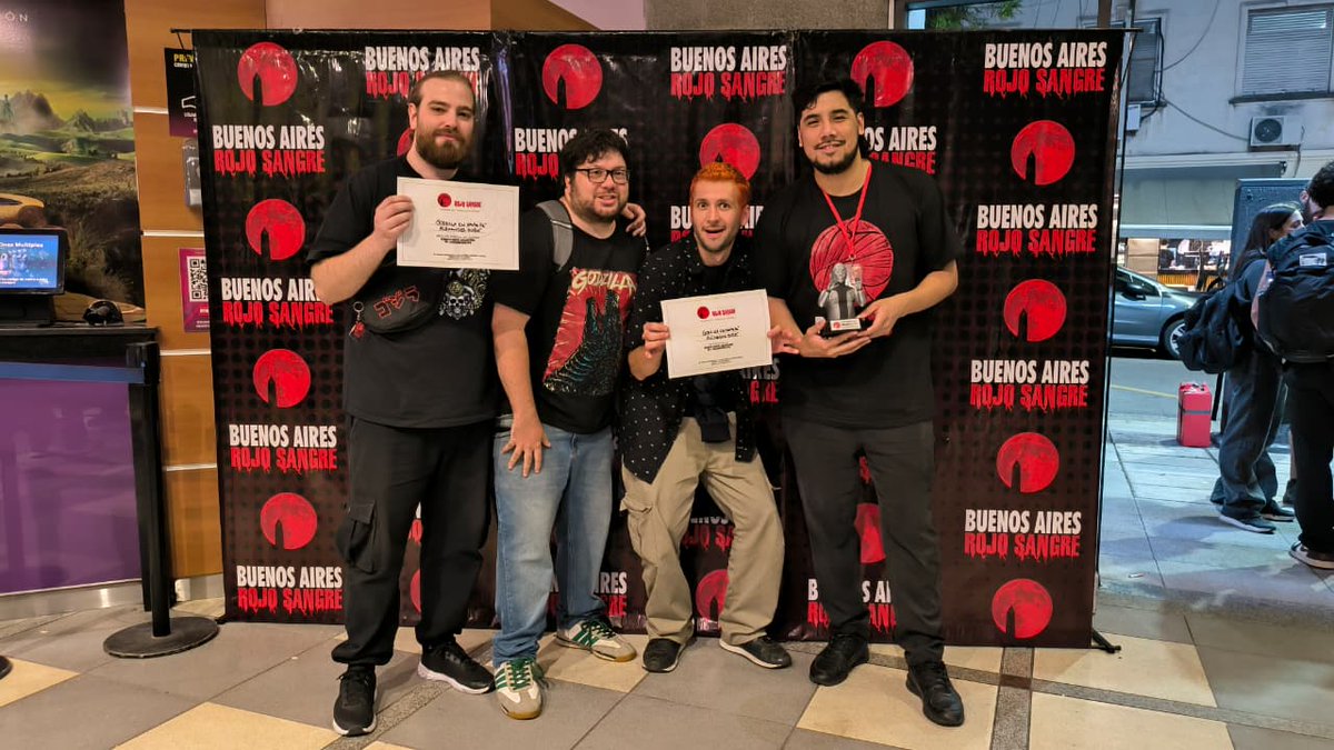 Hicimos una película con amigos, para divertirnos, y de paso nos fue bien. Godzilla en Santa Fe en el BARS: mención especial del jurado, Mejor Montaje Largometraje Argentino 2025, y segundos en Voto del Público. Increíble.