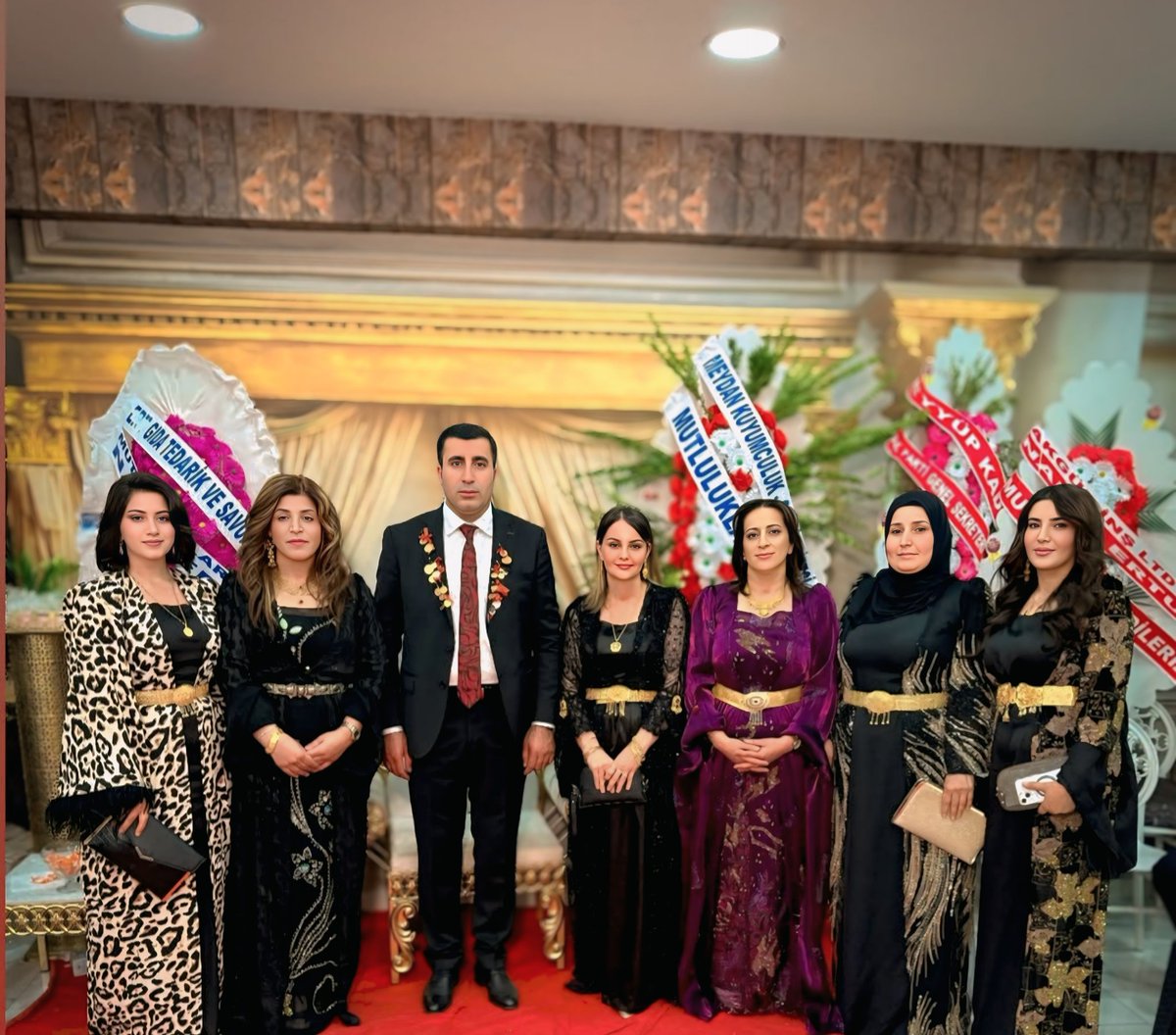 fulyaonall's tweet photo. 📍Hakkari 
Önceki dönem Kadın Kolları Başkanımız ve MKYK üyemiz Sn. @MunevverErtus ’un kardeşi Erdal ile Rojin çiftimizin düğün törenine katılım sağladık.

Rabbim iki cihan saadeti nasip etsin, https://t.co/YsXZRzjIjS