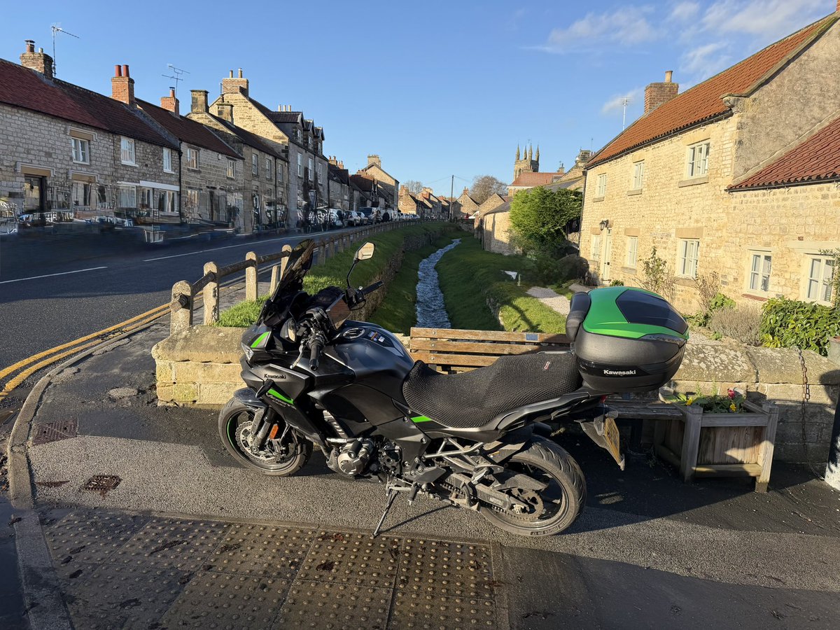 bobmcguire8's tweet image. Dirty Roads, Dirty Bike, Dirty Happy Bumpa 150 miles around #northyorkshiremoors on the 2nd December … temperatures were 5,6&amp;amp;7c layers worked wonders along with heated grips and Gortex winter gloves … nee need to be hooked up to electrical wizardry #Motorbikes #motorcycles