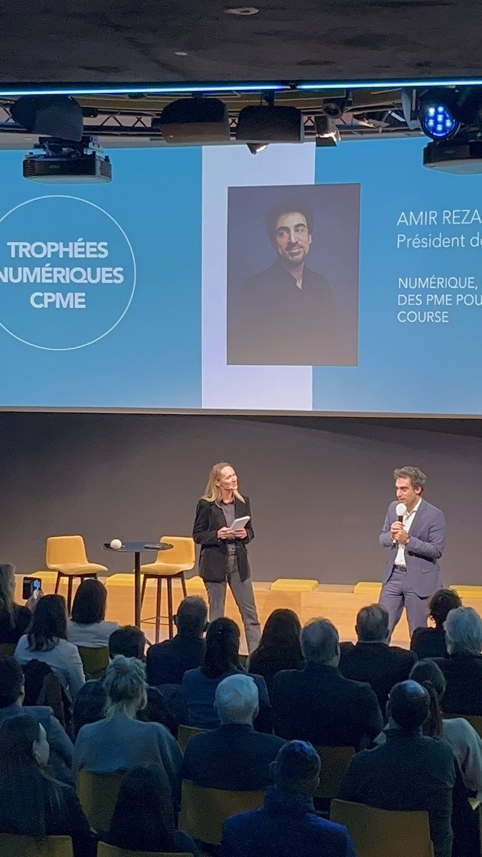 CPMEnationale's tweet photo. La soirée des #TrophéesNumériques CPME 2025 démarre !
@AmirRT, Président de la CPME, ouvre l’événement avec un discours inspirant sur le rôle clé de l’IA pour les PME, aux côtés de @FreemanSandra qui anime cette remise de prix. https://t.co/5qTFoVHYE2