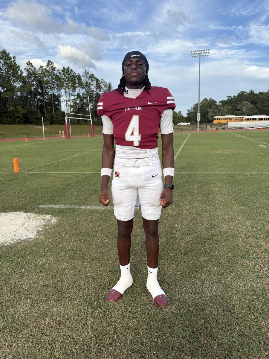 GabrielMiley1's tweet image. SENIOR SZN STATS (7 games played)
35 receptions
520 receiving yards 
4 touchdowns 
over 600 all purpose yards
1 int
4 pbu’s
8 solo
13 assists 
COME GET A DAWG🐶💯
hudl.com/video/3/149545…