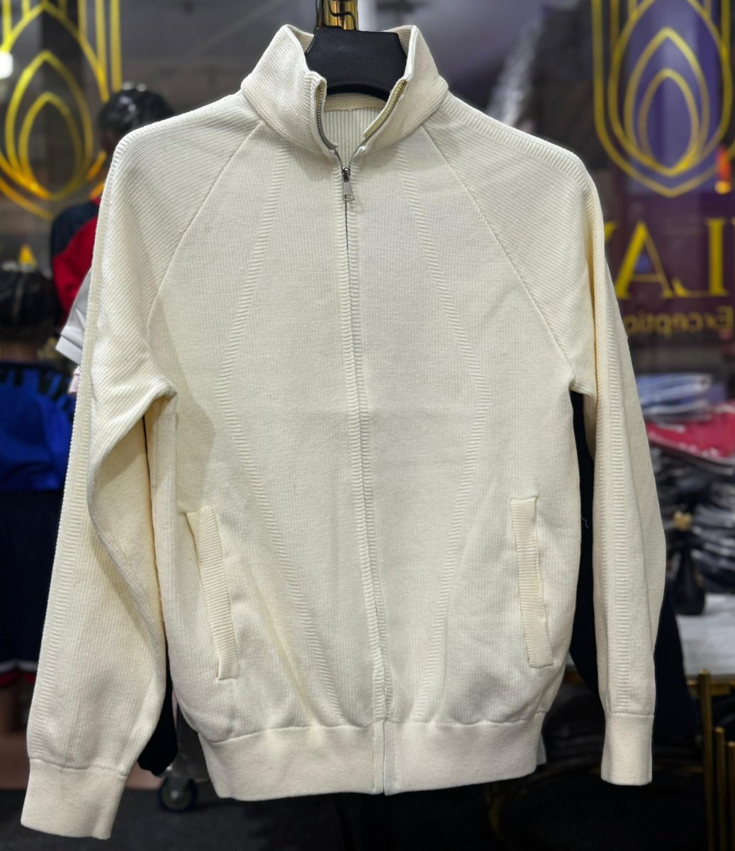 ankoleDuke's tweet image. New Stock Alert 📢 

Top quality Cardigans for both men &amp;amp; women &amp;amp; Tshirts available in black, grey, cream &amp;amp; navy blue only at DNLAVY.