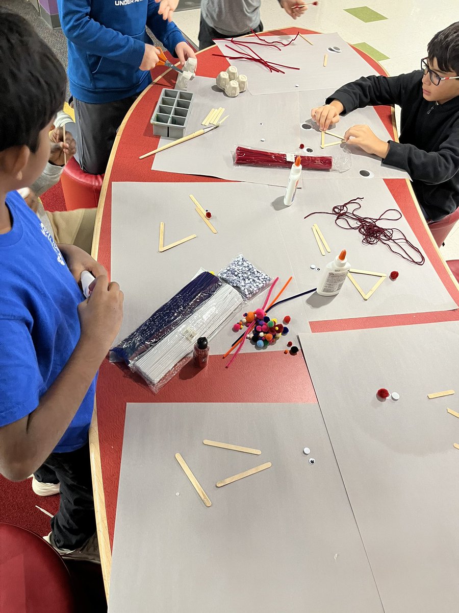 mmelegendree's tweet image. Making ornaments in grade 4 immersion  using materials from the maker space in the Learning Commons