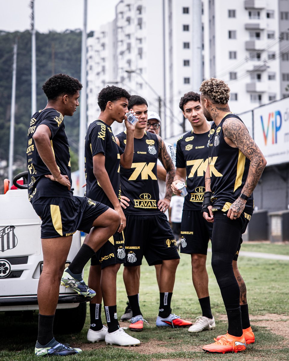 SantosFC's tweet photo. São os #MeninosDaVila! 🐳 https://t.co/g36XHJZE7k
