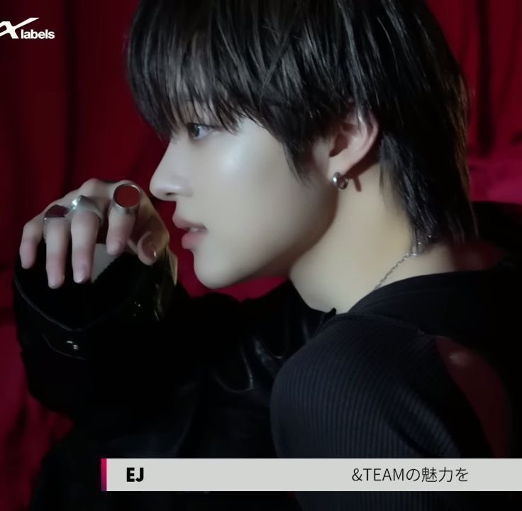 ejpopbase's tweet photo. is anyone else obsessed with euijoo’s side profile or is it just me https://t.co/nrRxyaiepU