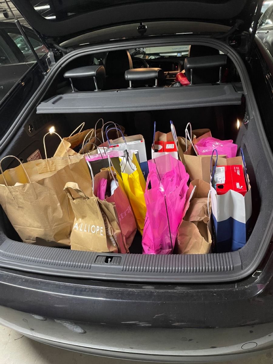 kızlar burası kaç para tutuyor mesela 3-4 bin var mı acaba