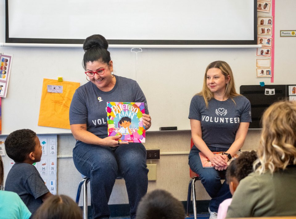 BlueShieldCA's tweet image. It’s Giving Tuesday—a day where the power of generosity takes center stage to uplift and transform communities! So far in 2025, Blue Shield employees have volunteered more than 48,600 hours and contributed over $1.3 million in donations with the company match. In honor of…