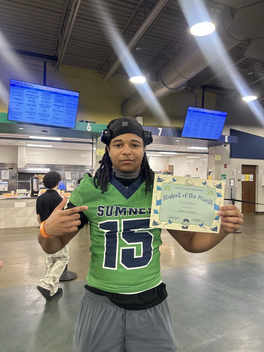 56_Issuezz's tweet photo. This is just what WE DO‼️Nominated and Won The Excellence Student of The Month Award. Forever Grateful for this amazing award!! #AGTG✝️ @SumnerHSFootbal @HCPS_SumnerHS @SumnerFBHC @FlaHSFootball @247recruiting @PrepRedzoneFL https://t.co/R9BXT0HniZ