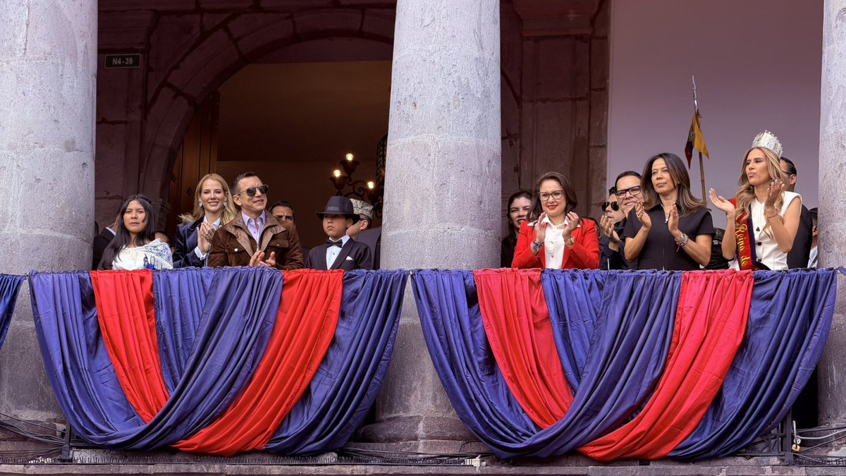 Entre música, tradición y el orgullo capitalino, la ministra <a href="/natalymorillos/">Nataly Morillo Solórzano</a> acompañó al presidente <a href="/DanielNoboaOk/">Daniel Noboa Azin</a> en la serenata que da inicio a las Fiestas de Quito; la celebramos con el mismo compromiso con el que trabajamos por su desarrollo.
#VivaQuito 
#ElNuevoEcuador