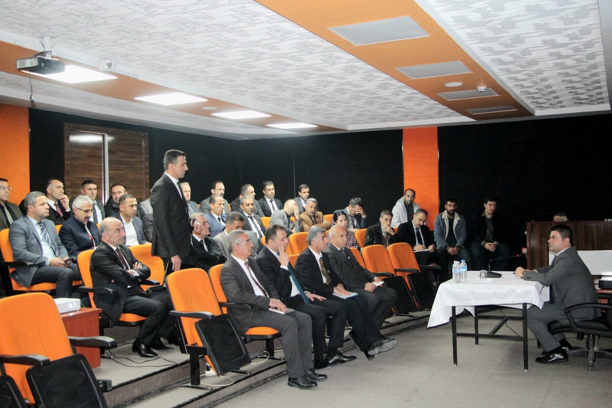 🔴Yüksekova’da Eğitim Süreçleri Toplantısı

📌İl Millî Eğitim Müdürümüz Sayın Nurettin Yılmaz başkanlığında, İlçe Millî Eğitim Müdürümüz Sayın Kadir Çetin ile Şube Müdürlerimiz; Sayın Sait Ediş, Sayın İskender Akdoğan ve Sayın Cumali Kaya'nın katılımlarıyla, Yüksekova’daki eğitim